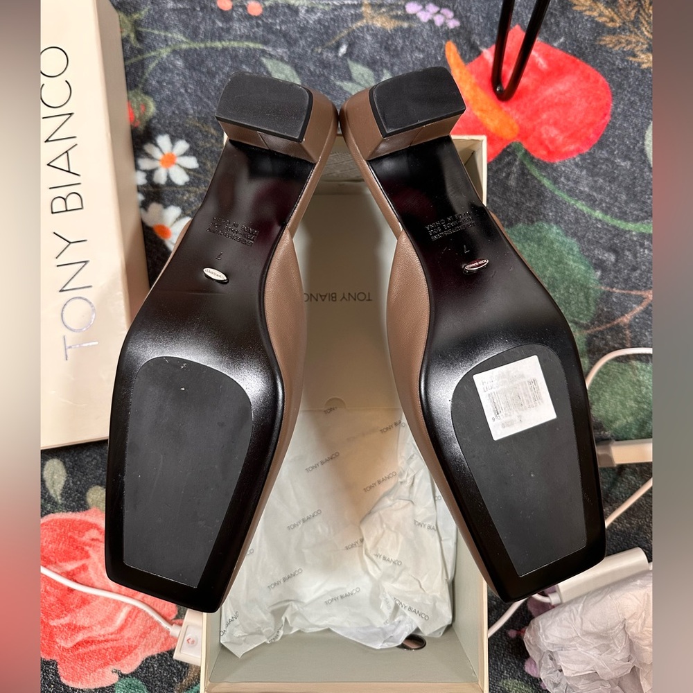 Tony Bianco Brown Mules NWT - Picture 9 of 10